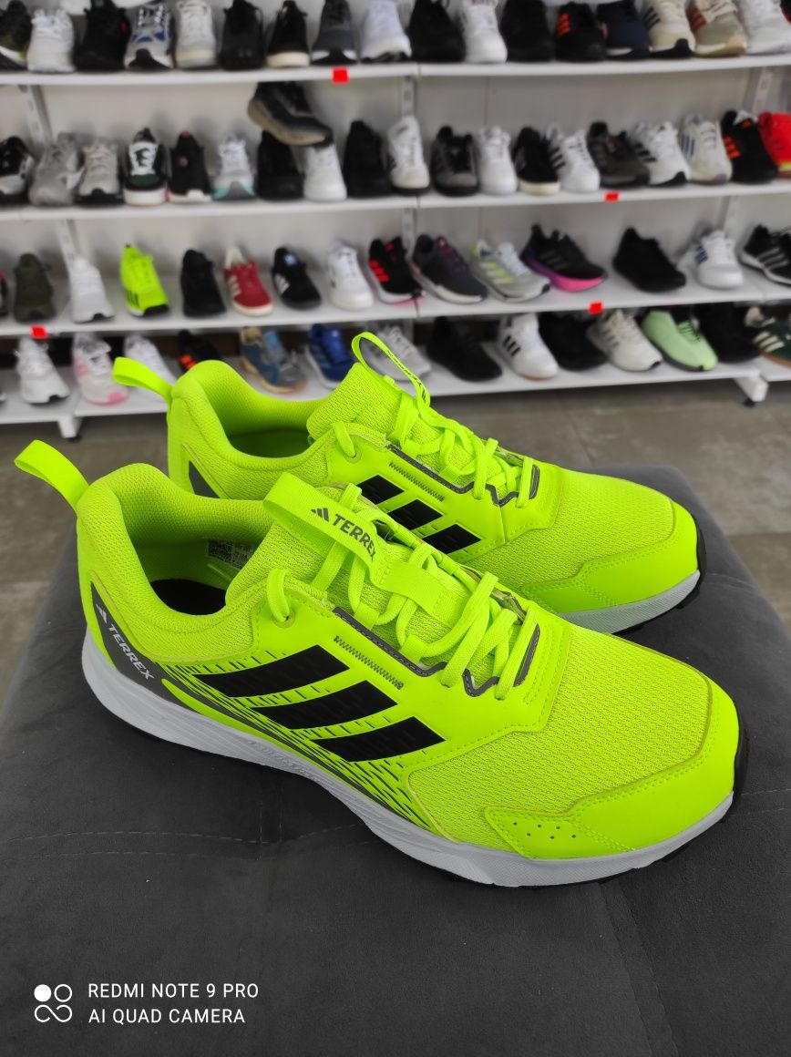 ОРИГІНАЛ 100% Кросівки Adidas Tracefinder JP7257 46