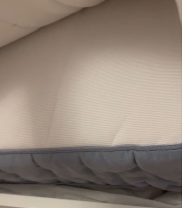 Colchao de casal IKEA