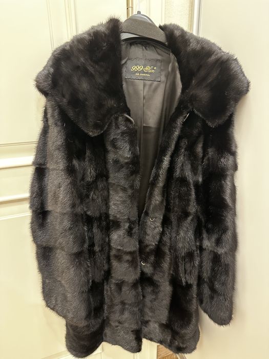 Норкова шуба чорна