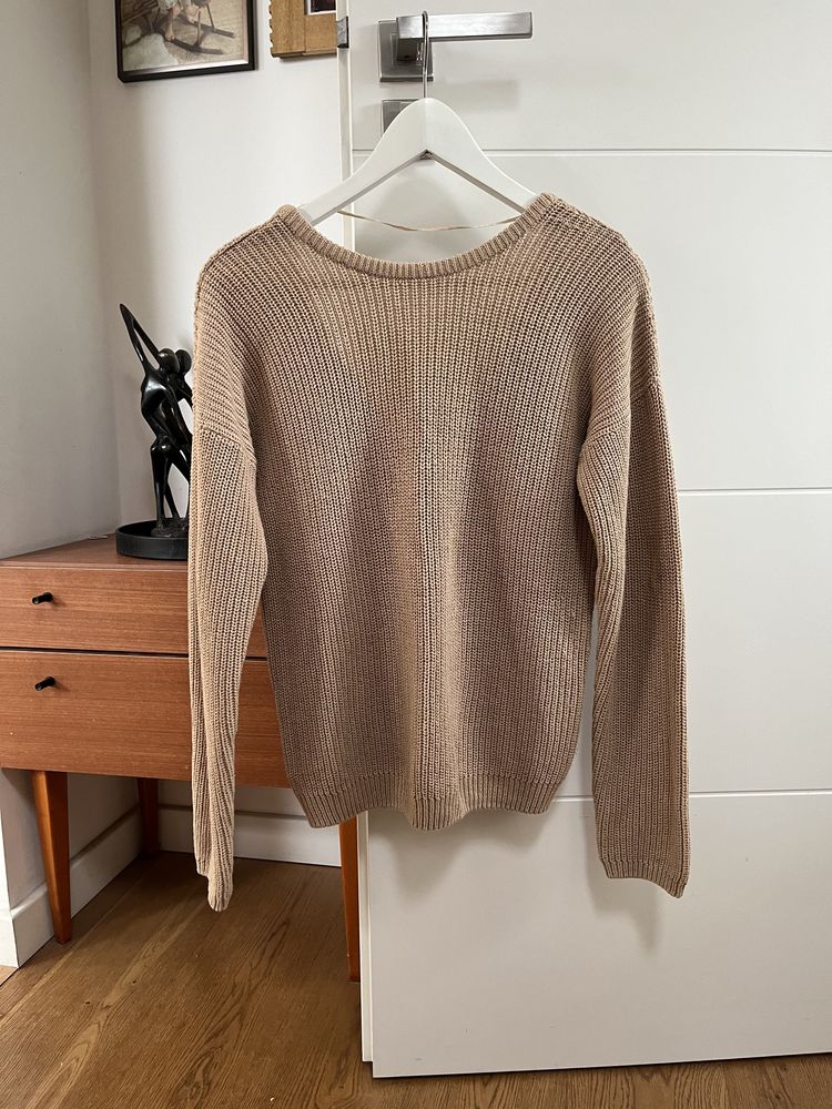 ND-KD sweter XS z dzianiny z glebokim dekoltem w serek / bezowy