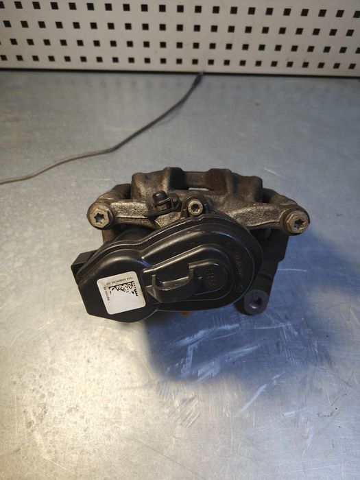 Супорт VAG робочий у відмінному стані 8W 0615 403 N