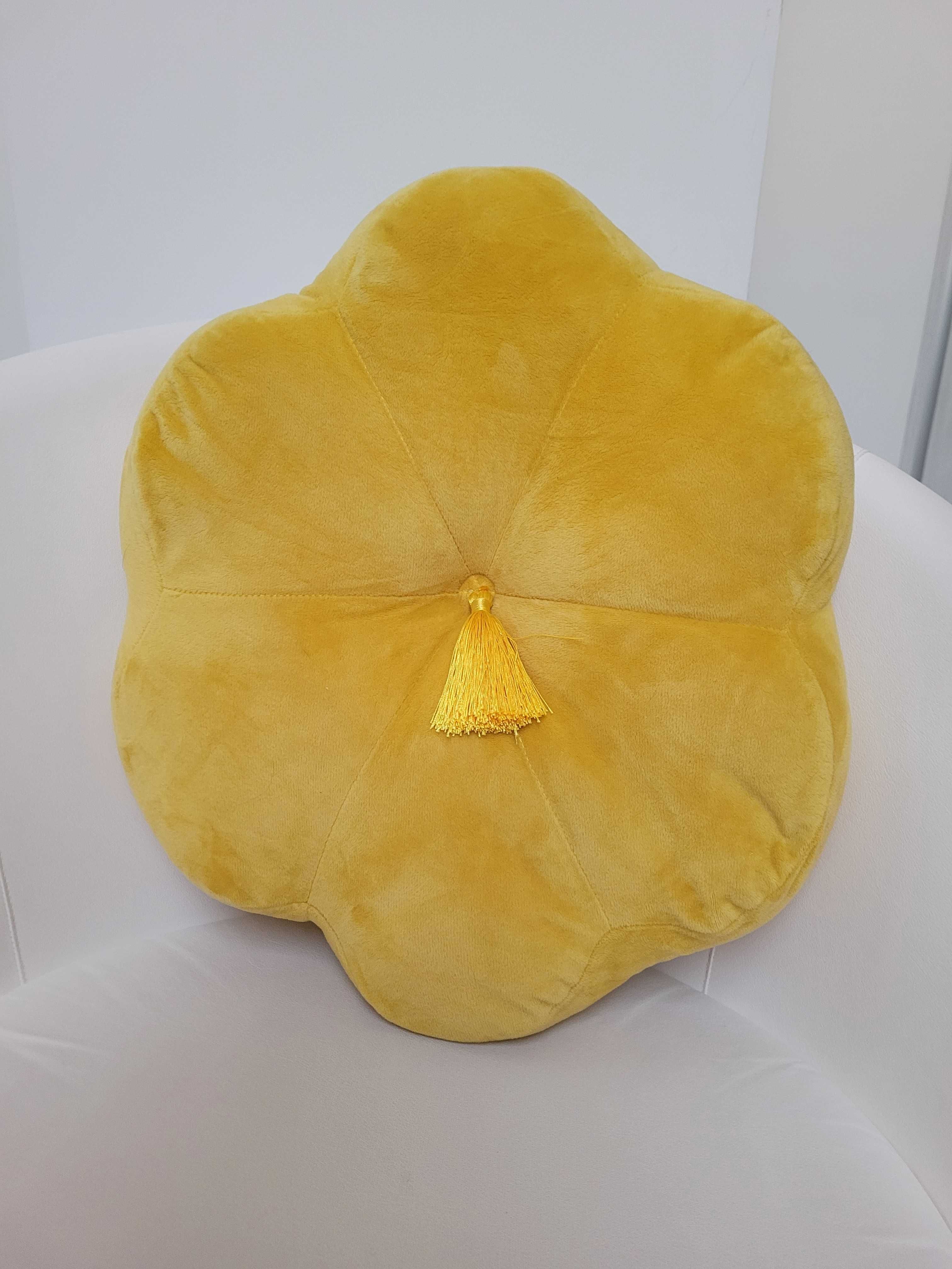 Poduszka dekoracyjna żółta kwiatek