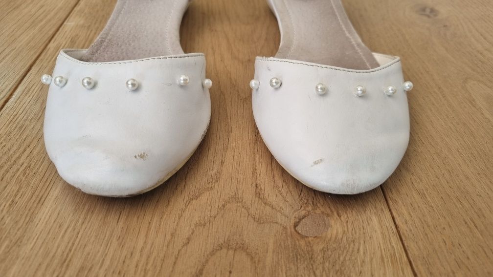 Białe pantofle buty komunijne Cool Club r.34-35 wkładka ok.21 cm