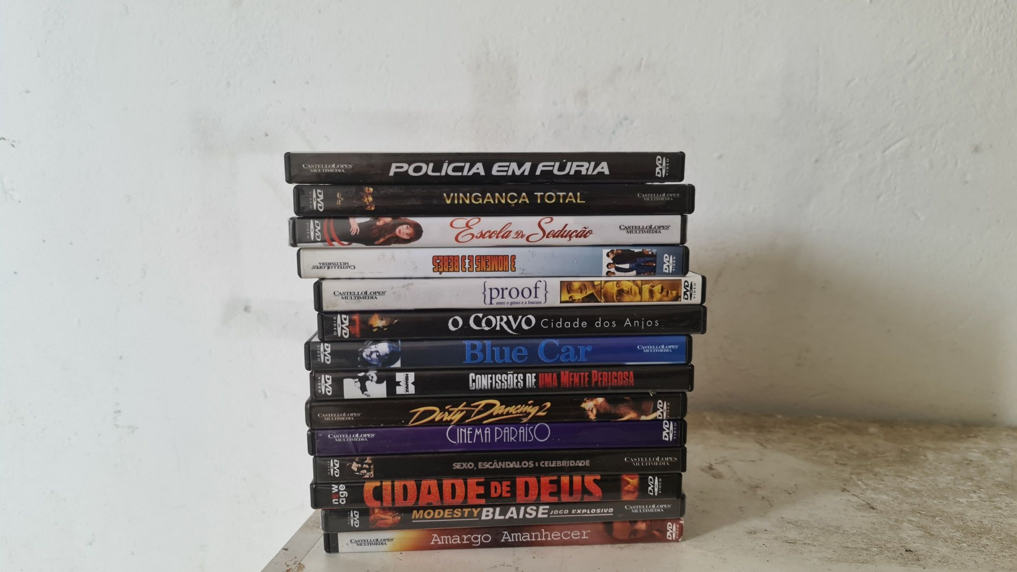 Vendo  conjunto DVD novos