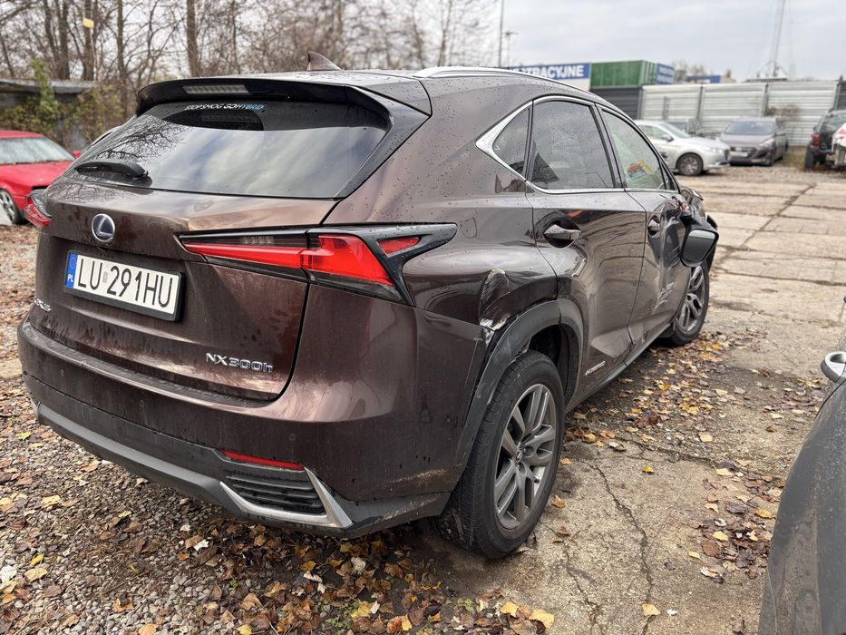 Lexus NX300h uszkodzony