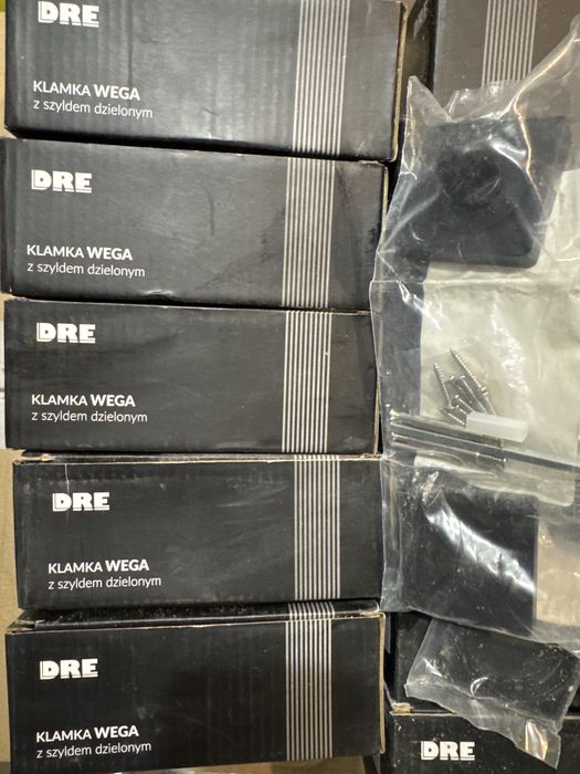 11 szt Dre czarna klamka wega z szyldem dzielonym