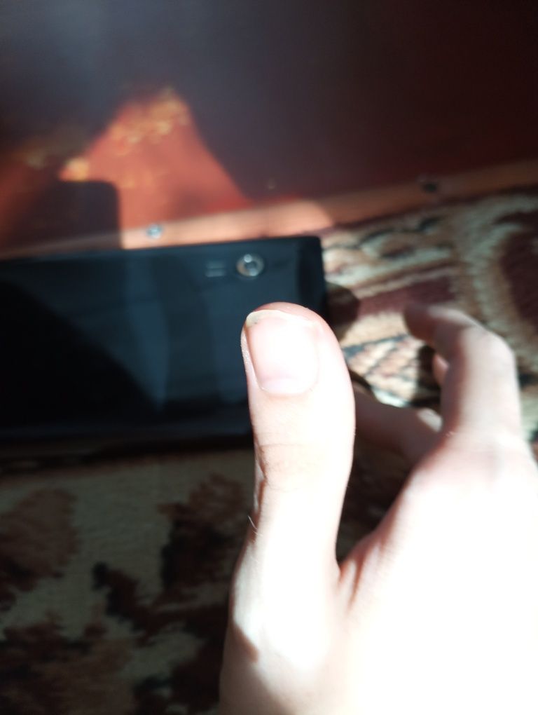 Продам планшет на четвертому android