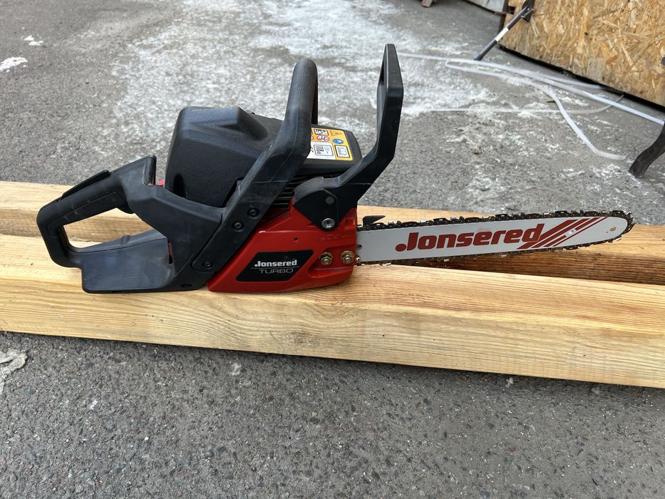 Бензопилка Jonesered cs2137 by Husqvarna 2.3 к.с.
