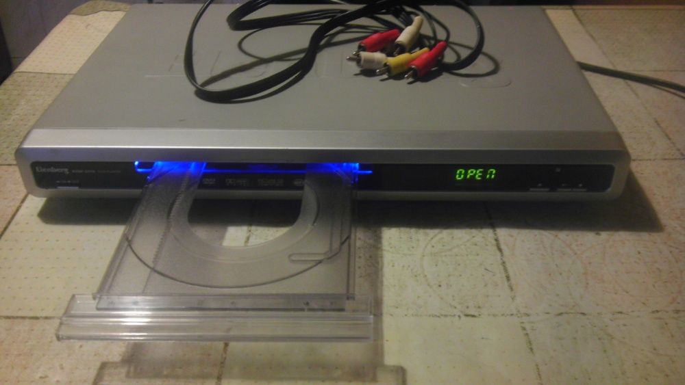 DVD плеер Elenberg.