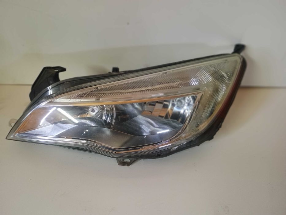 Przednia lewa lampa Opel Astra J 4 2011r. Oryginał bez uszkodzeń