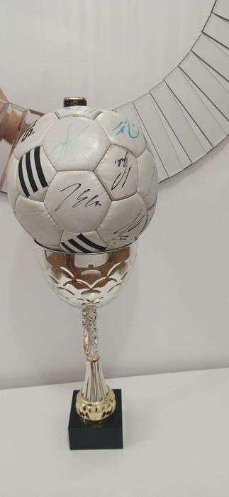 Nowa Piłka Adidas z Autografami Reprezentacji Polski + Gratis Puchar
