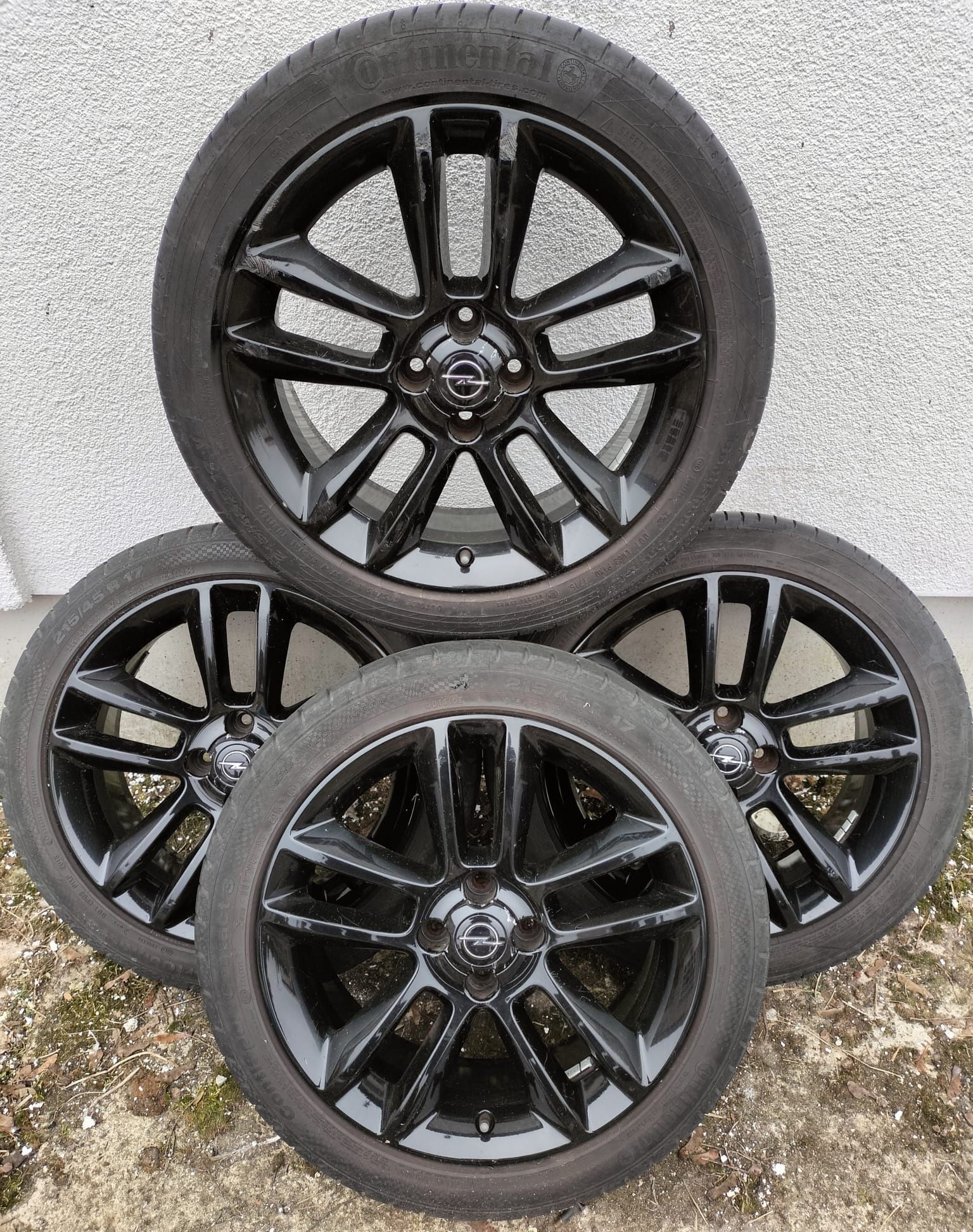 Felgi z oponami Opel Adam Corsa Meriva Carl 7x17 ET44 4x100