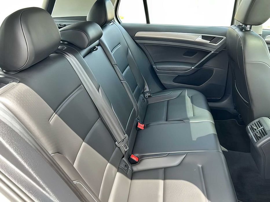 Volkswagen Golf      2016