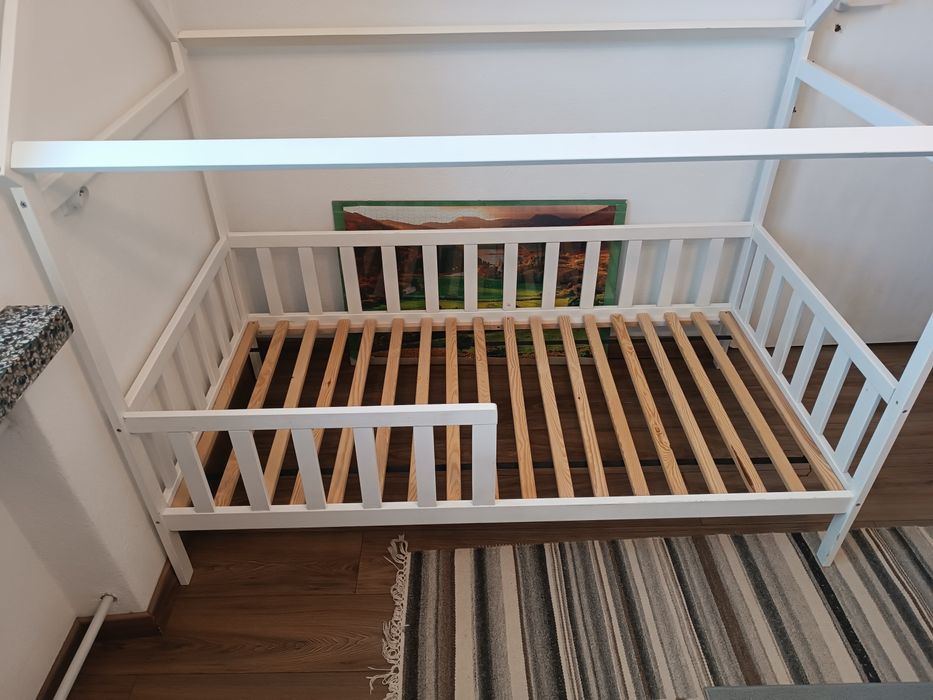Łóżeczko dziecięce domek biale