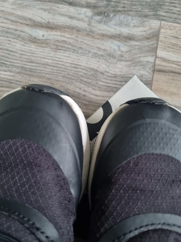 Czarne buty Adidas