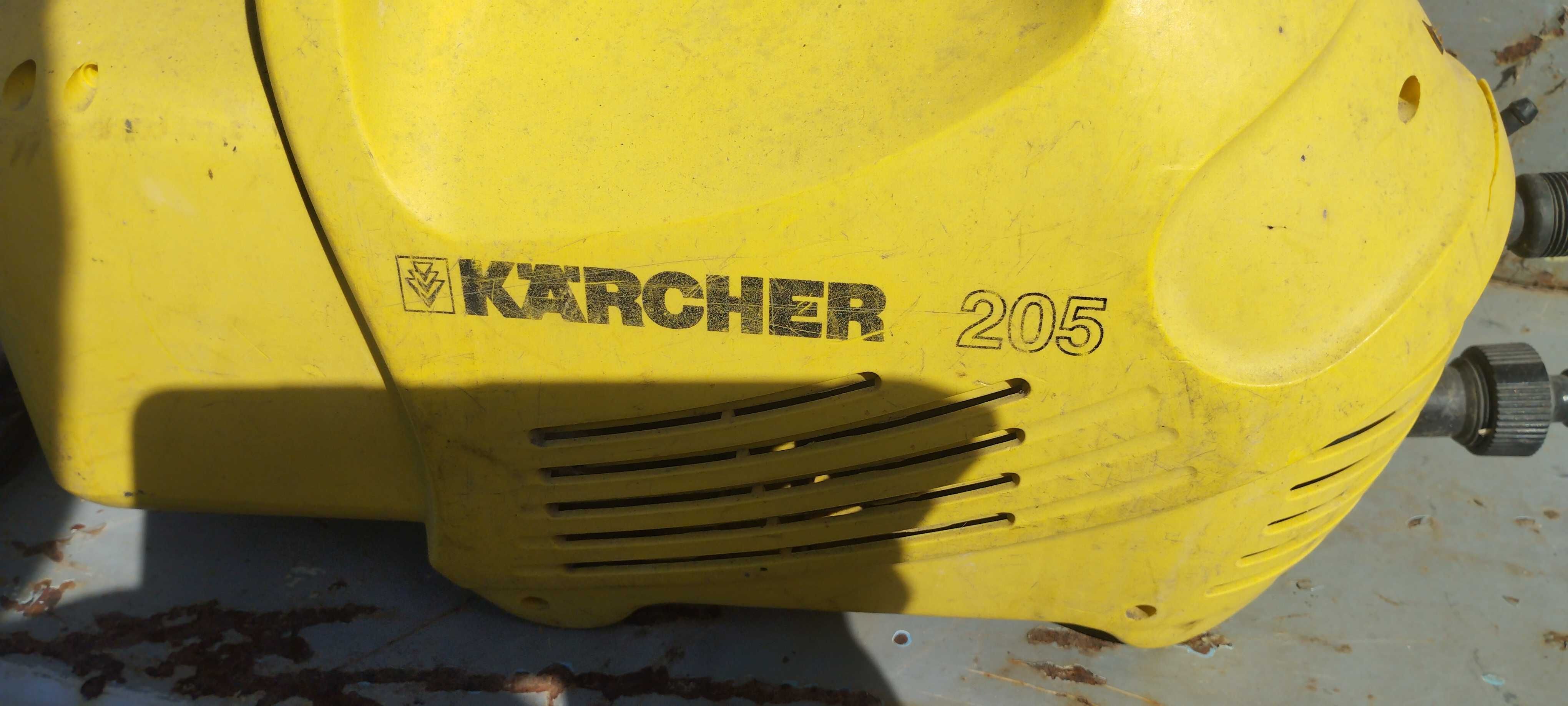 Мийка високого тиску Karcher 205 240