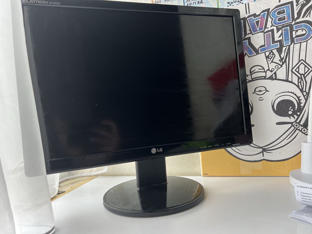 Монітор LG Flatron w1942s в робочому стані