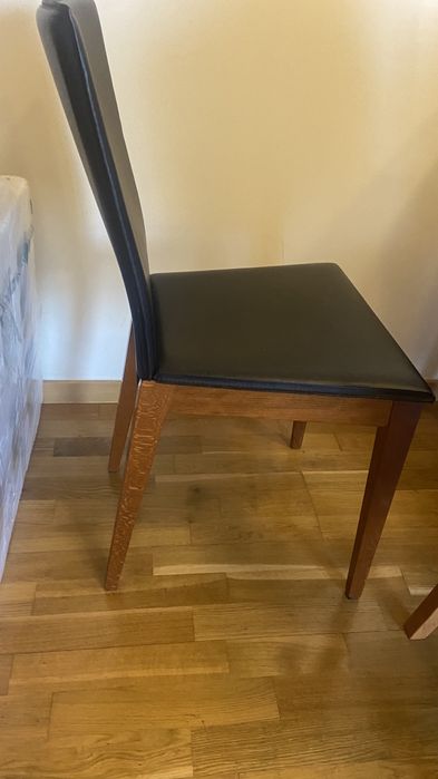 Cadeira pele + madeira