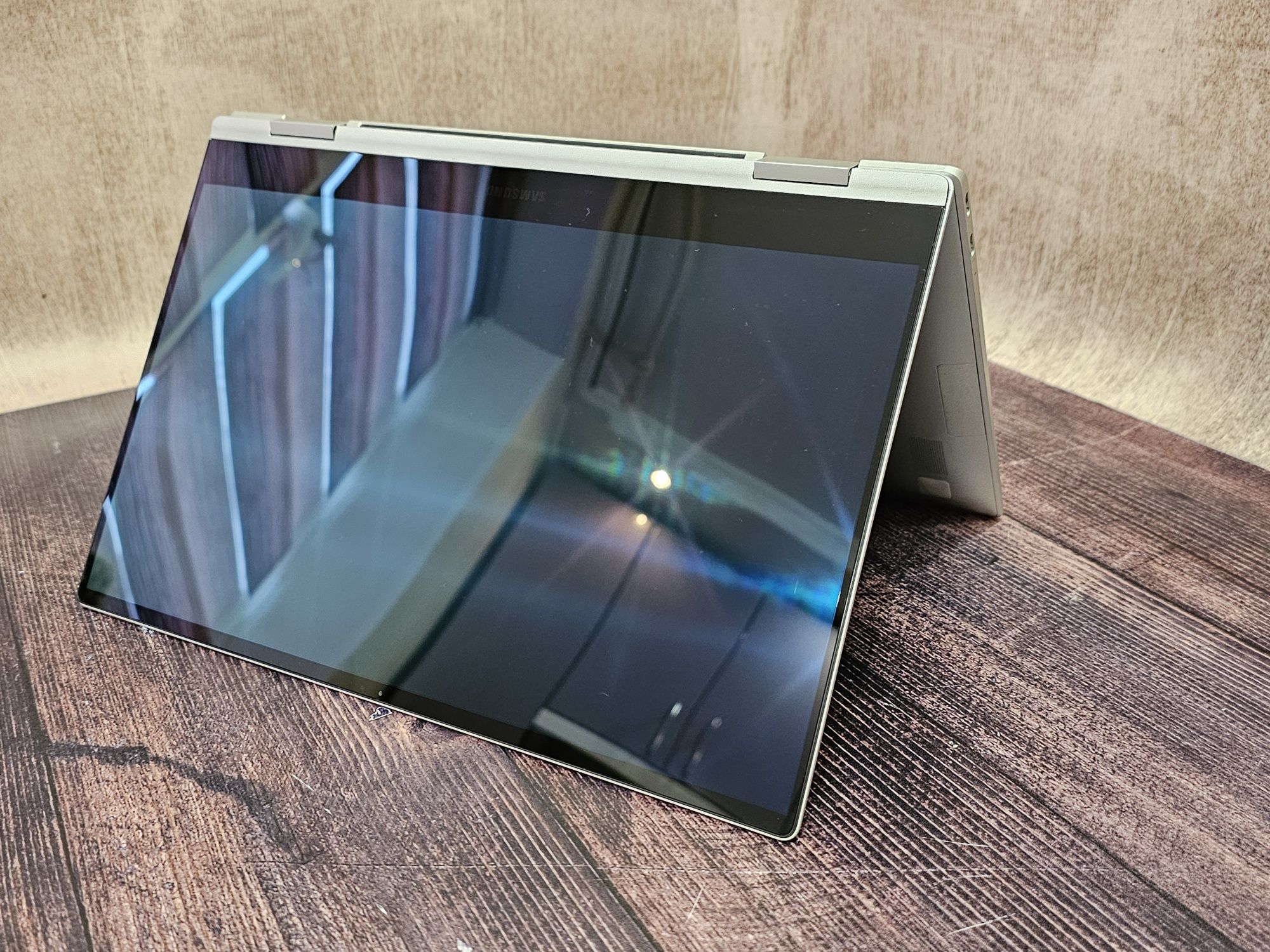 Samsung GalaxyBook Pro 360 (i5-1135G7/8Gb/Xe G7 80Eu/SSD 256Gb/AMOLED)