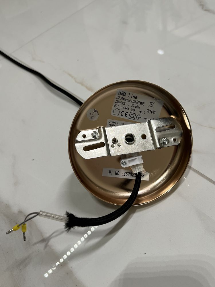 Wisząca lampa kula