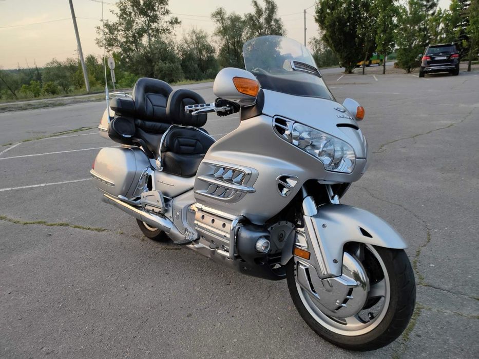 HONDA GOLD WING 1800 , 39000 родного пробега  новая резина Bridgestone