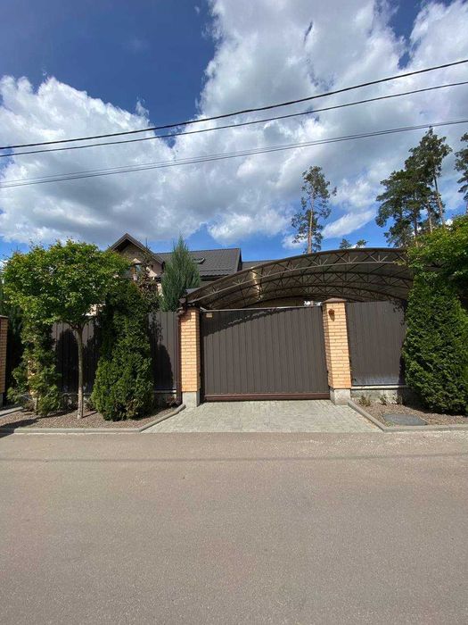 Продається чудовий будинок з басейном Лісова частина Бучі