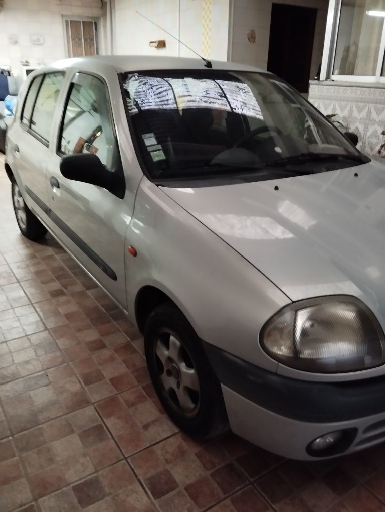 Renault Clio II para peças