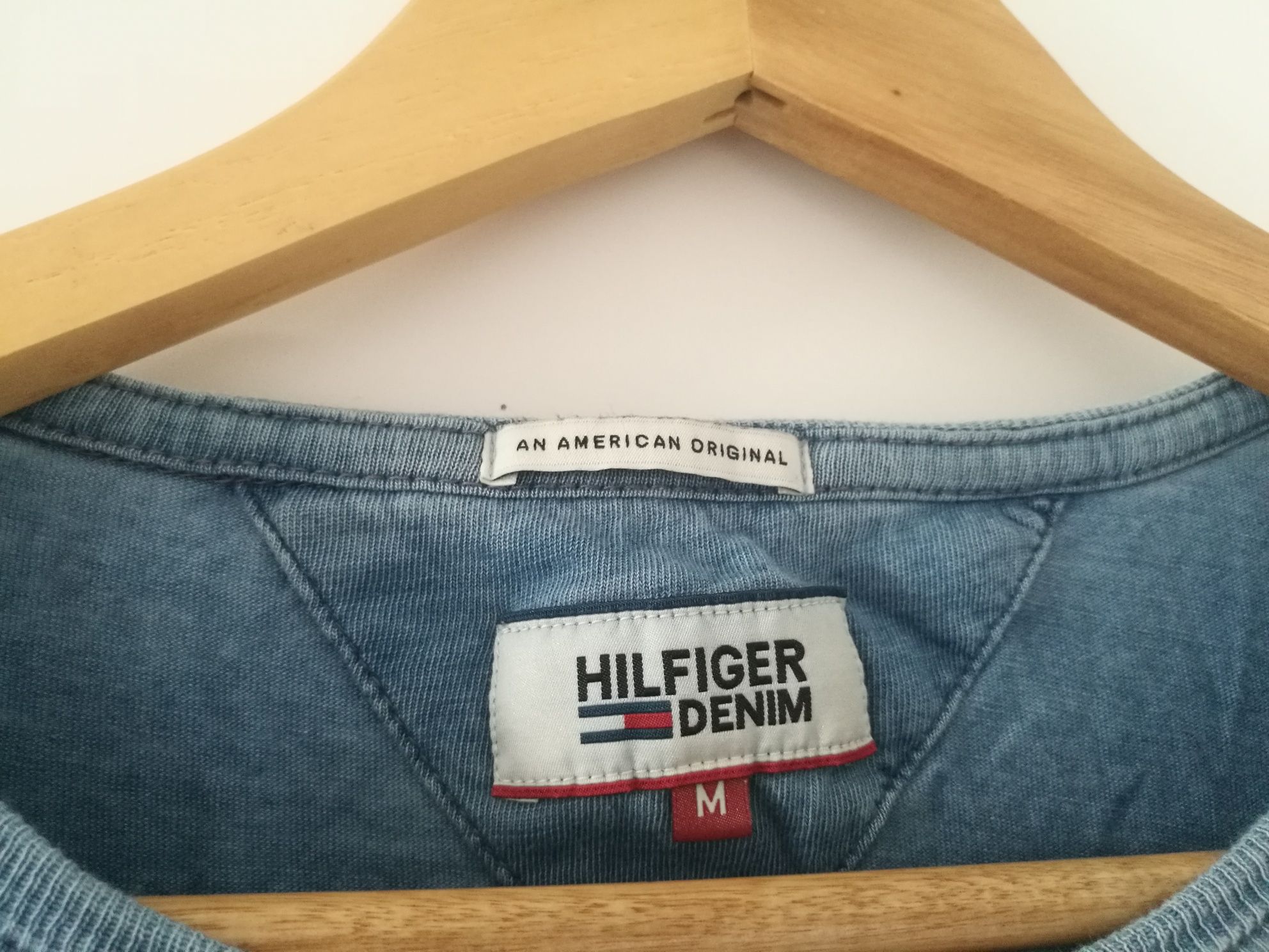 T-shirt Tommy Hilfiger. Rozmiar M.