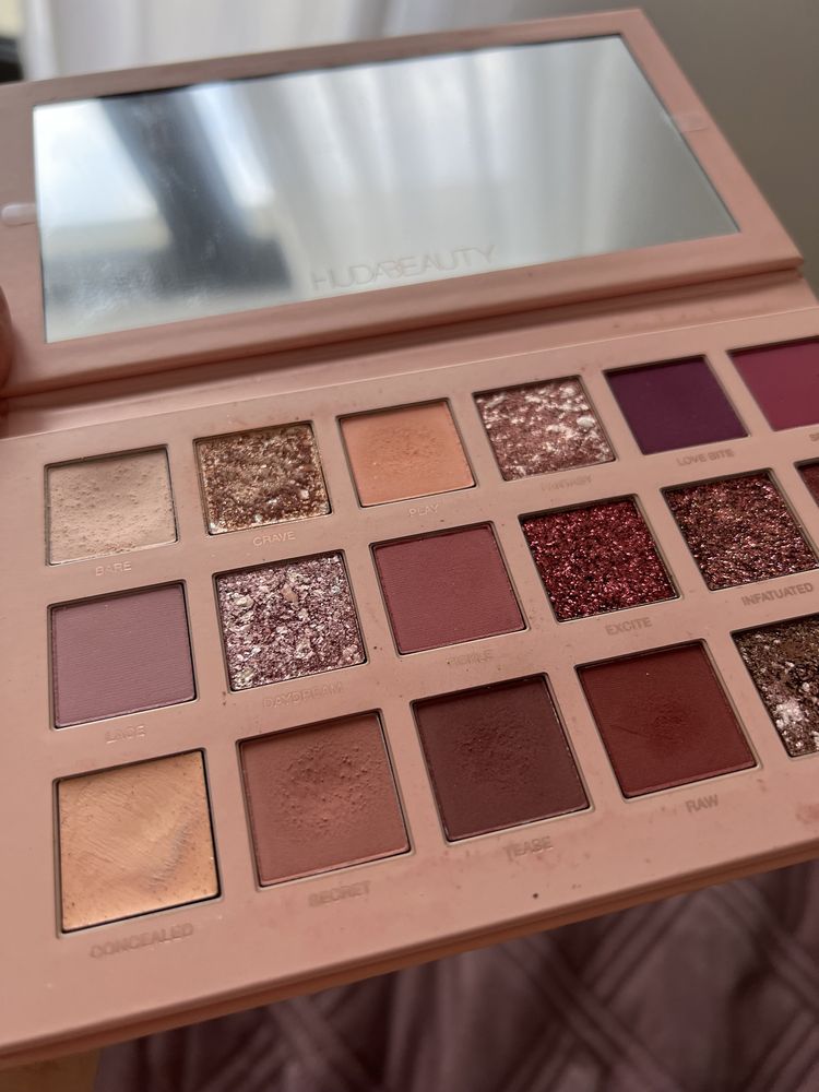 Paletka huda beauty the new nude palette