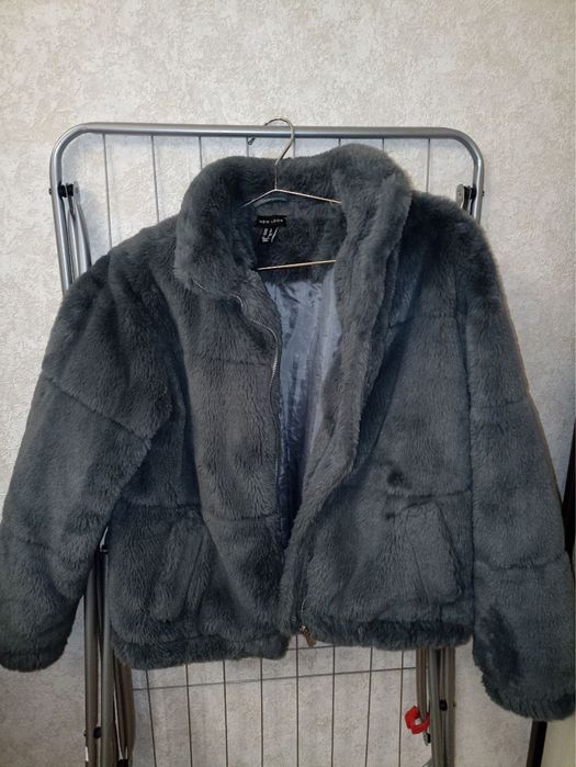 Продам сіру шубку зі штучного хутра