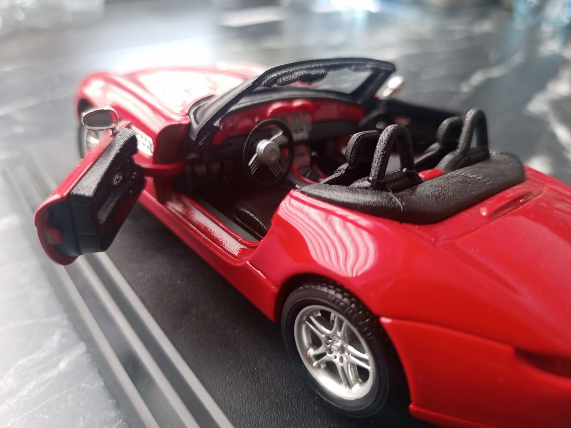 Model metalowy BMW Z8 1:24