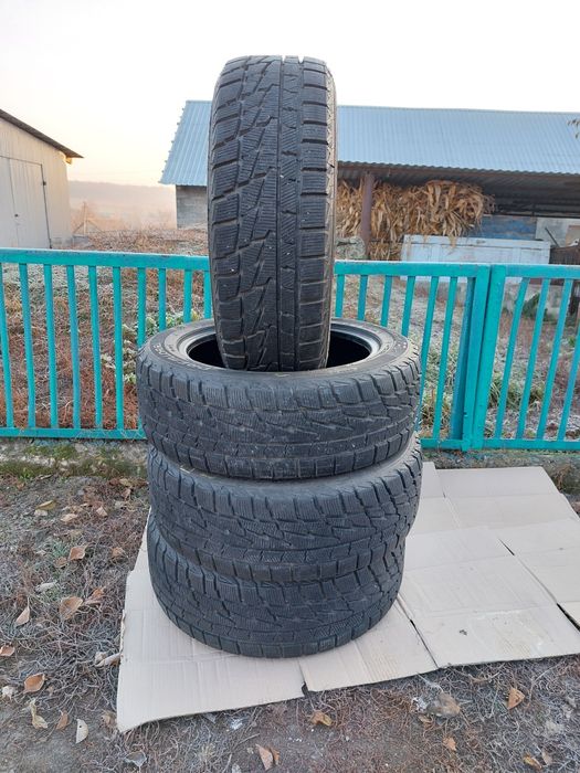 Продам  вживану гуму   215/55/R17  98H, PREMIORRI,