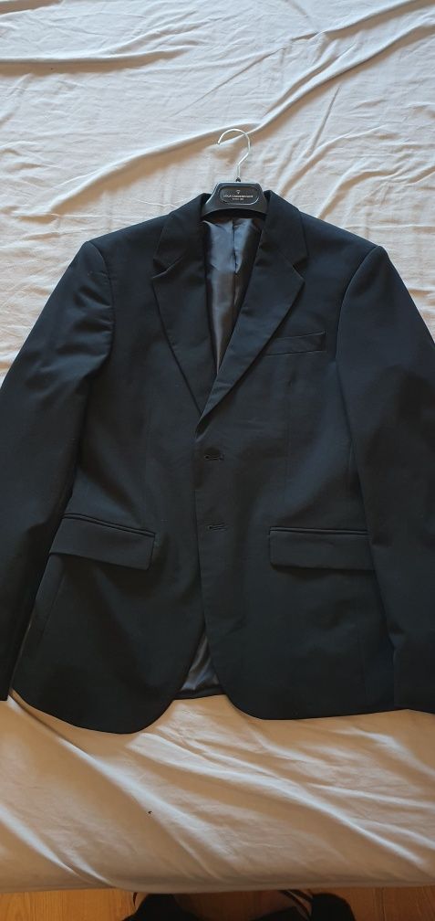 Fato preto, blazer e calça