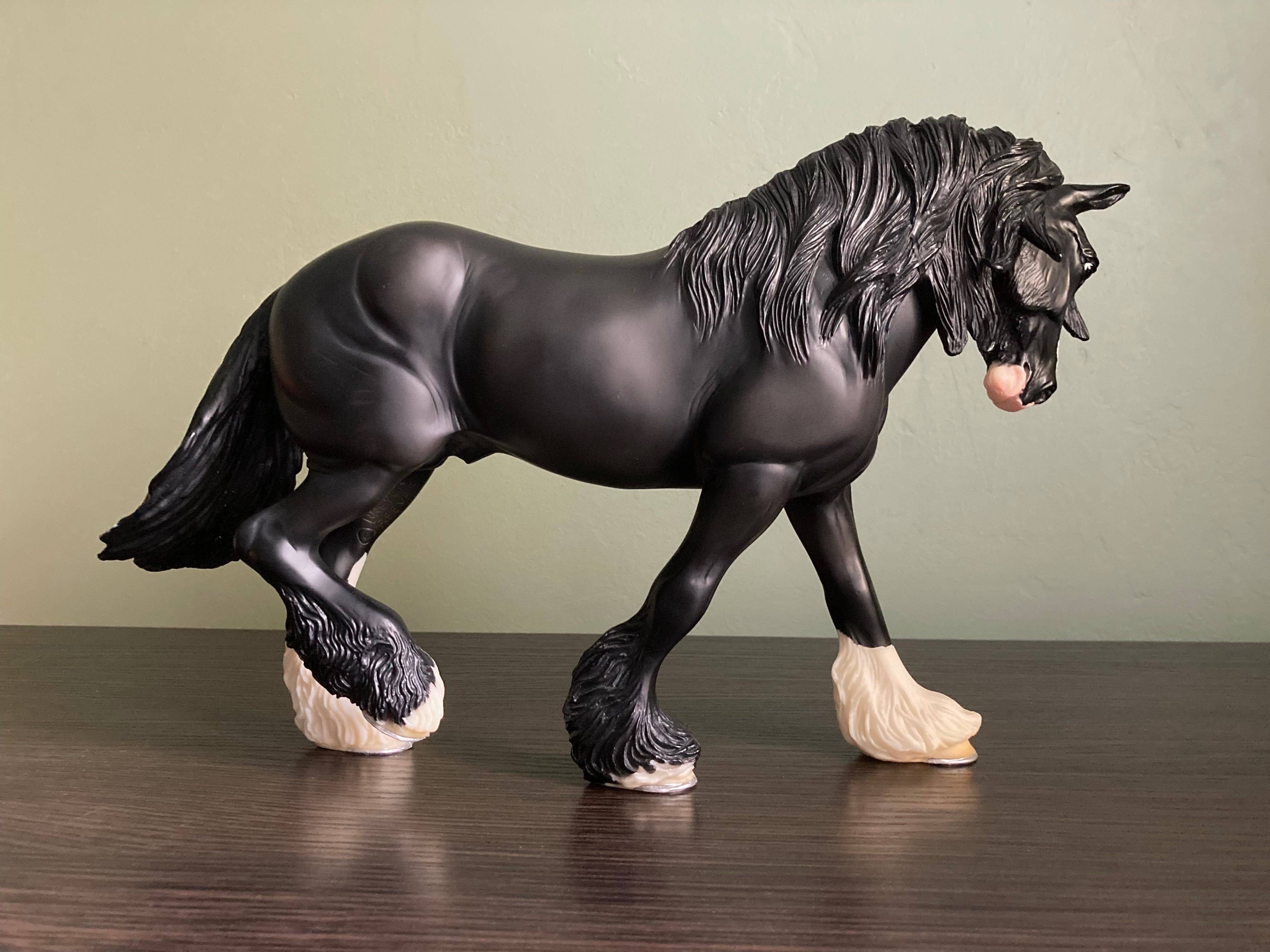 Breyer Traditional Oliver Fox Valley модель коня