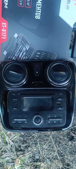 Штатна магнітола РЕНО