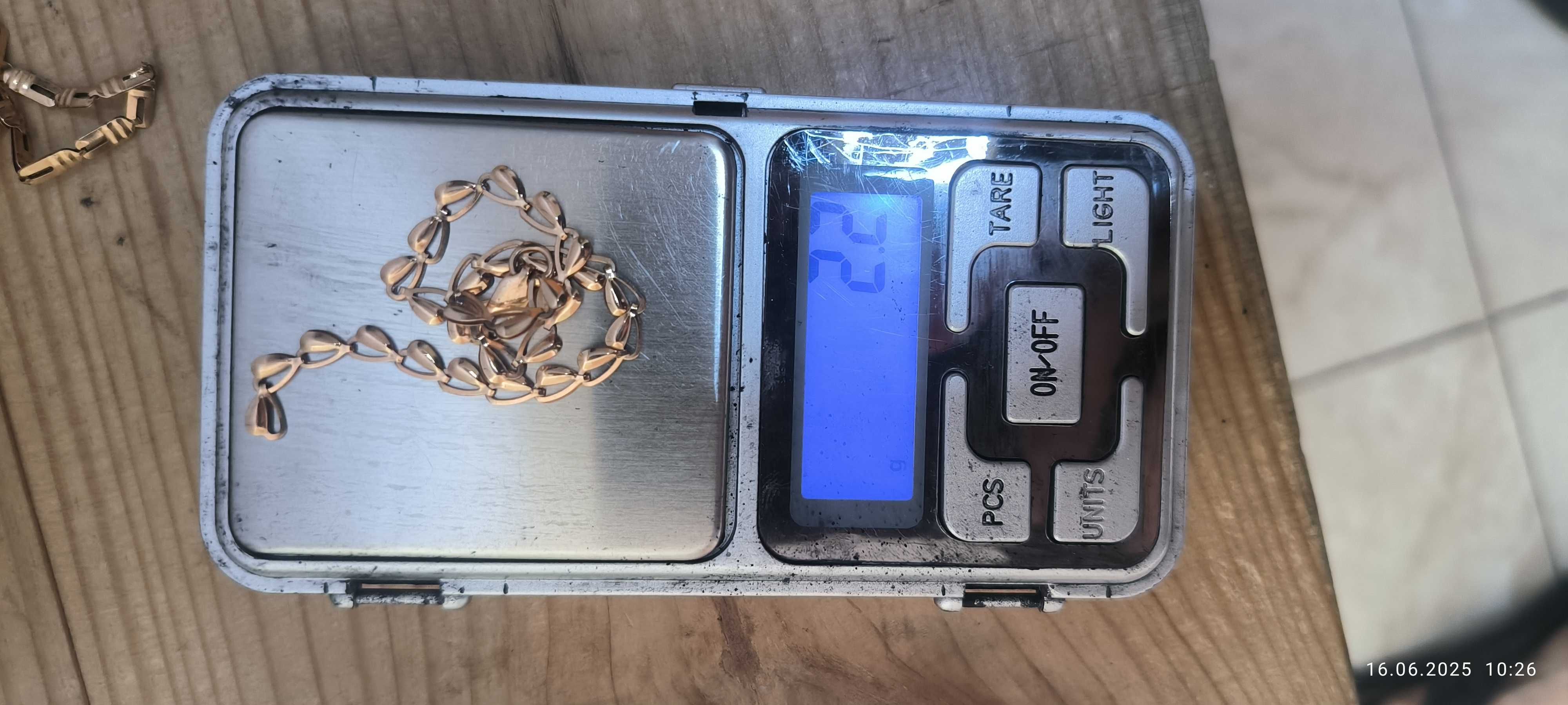 Продам золотую цепочку