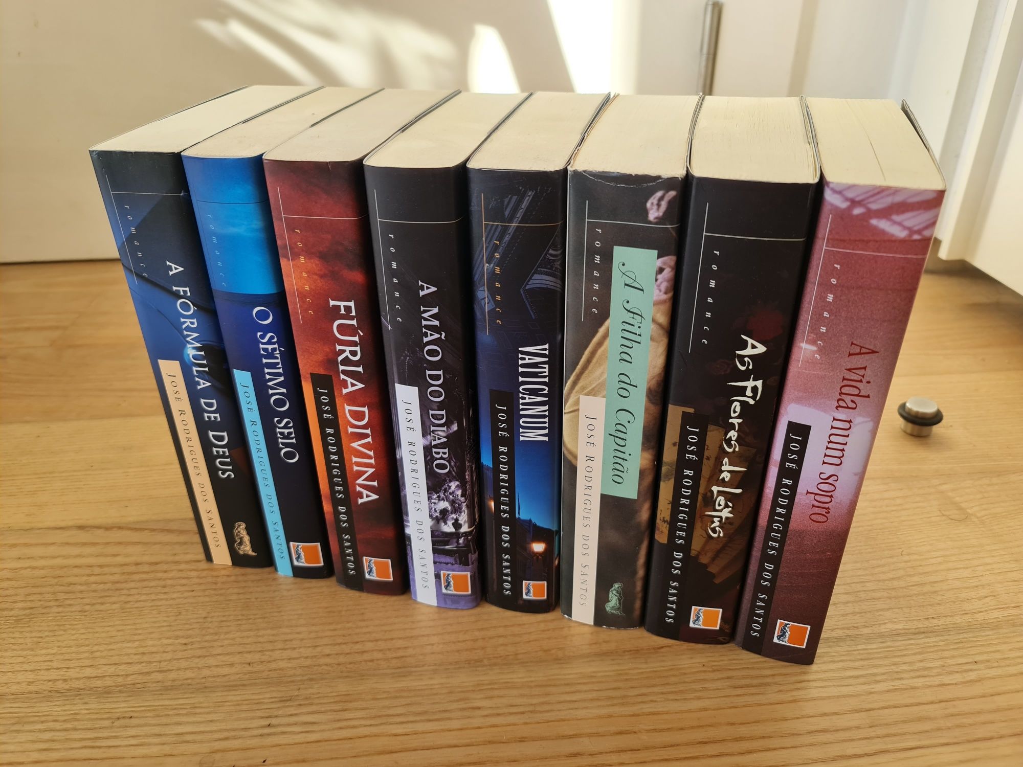 Livros de José Rodrigues dos Santos, e outros livros em português