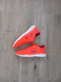 Кроссовки Nike р 40 (25,5 см) ц 1000 гр ориг. отличн. состояние