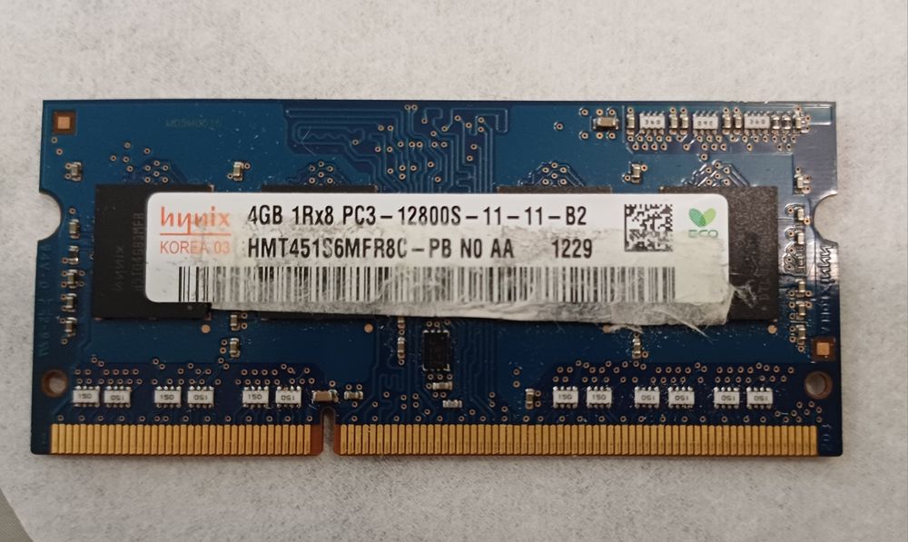 Пам'ять для ноутбука DDR3, 4gb
PC4-2400T
В чудовому робочому стані. 
О