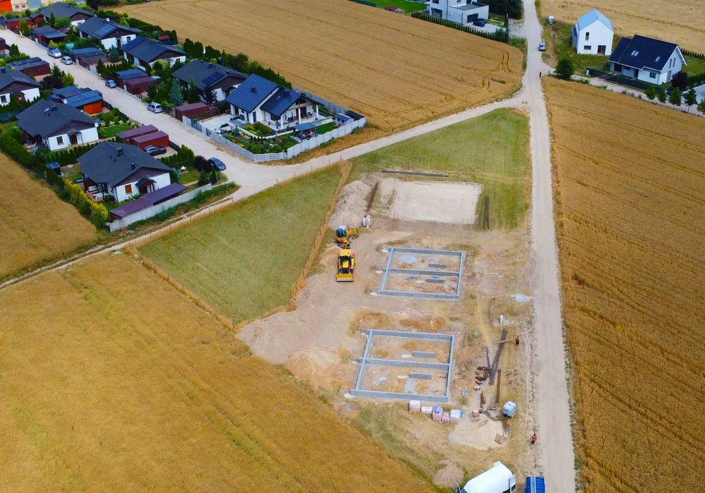 mała działka budowlana w Kamionkach z WZ 30% i pełnymi mediami