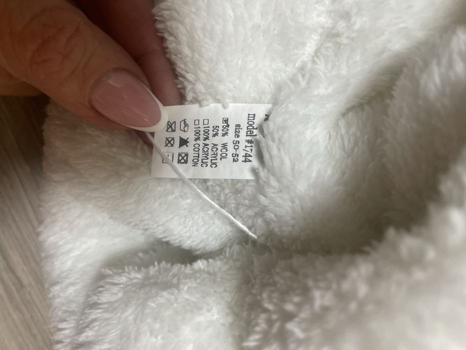 Шапка ( зимова) на дівчинку