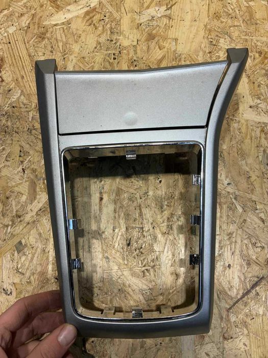 ramka mieszka zmiany biegów tunel środkowy popielniczka opel astra H 3