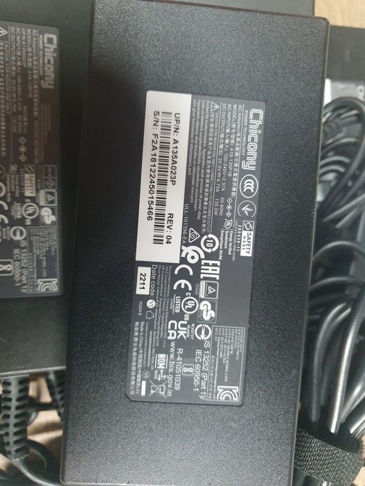 Зарядка зарядное блок питания живлення Chicony Asus MSI 135w 5.5×2.5мм