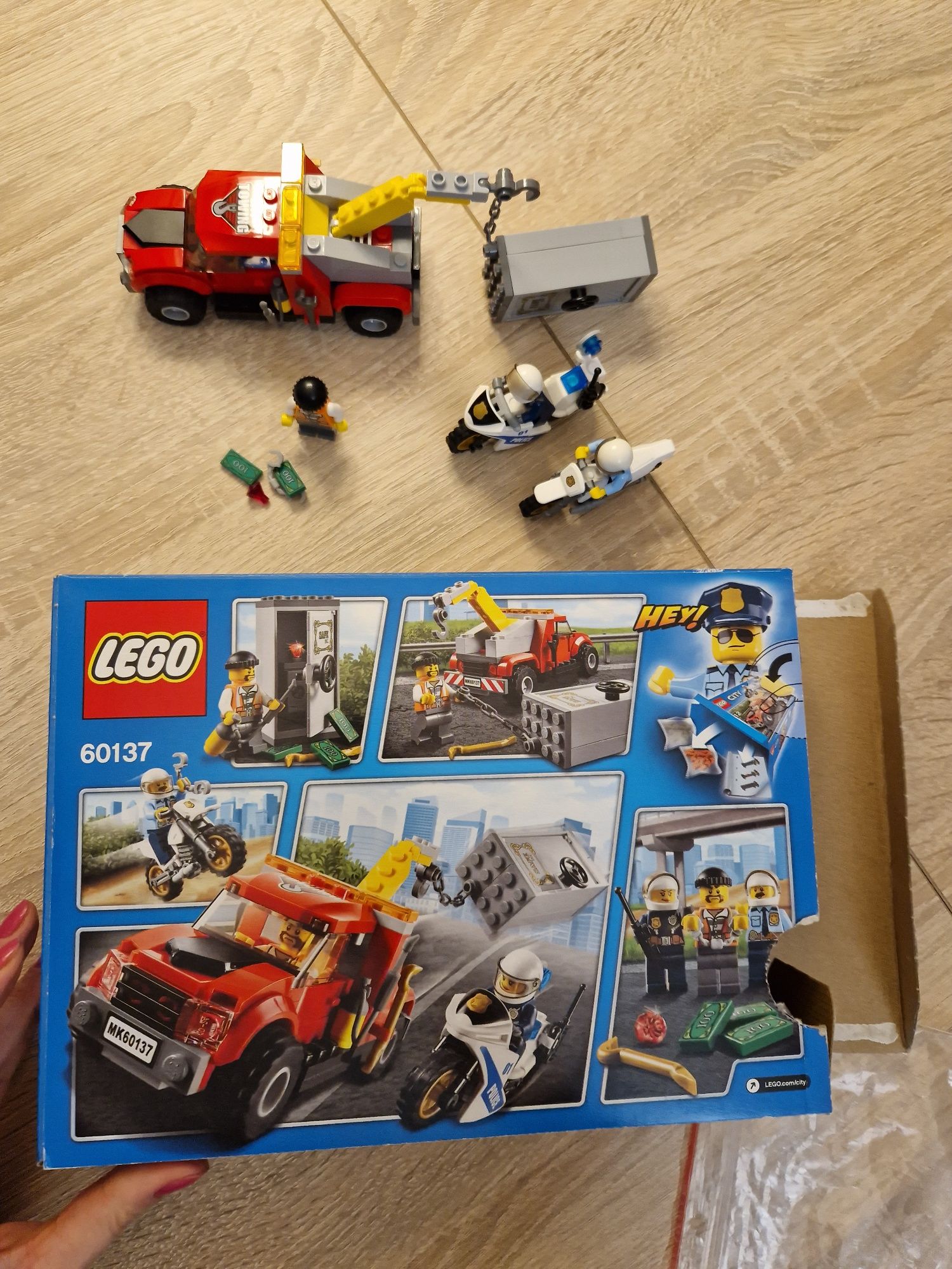 Lego City 60137 eskorta policyjna