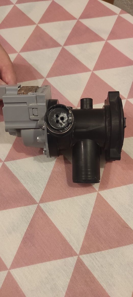 Pompka wody do pralki Indesit XWE71283 7kg