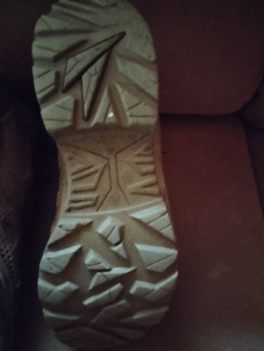 Продам мужские ботинки