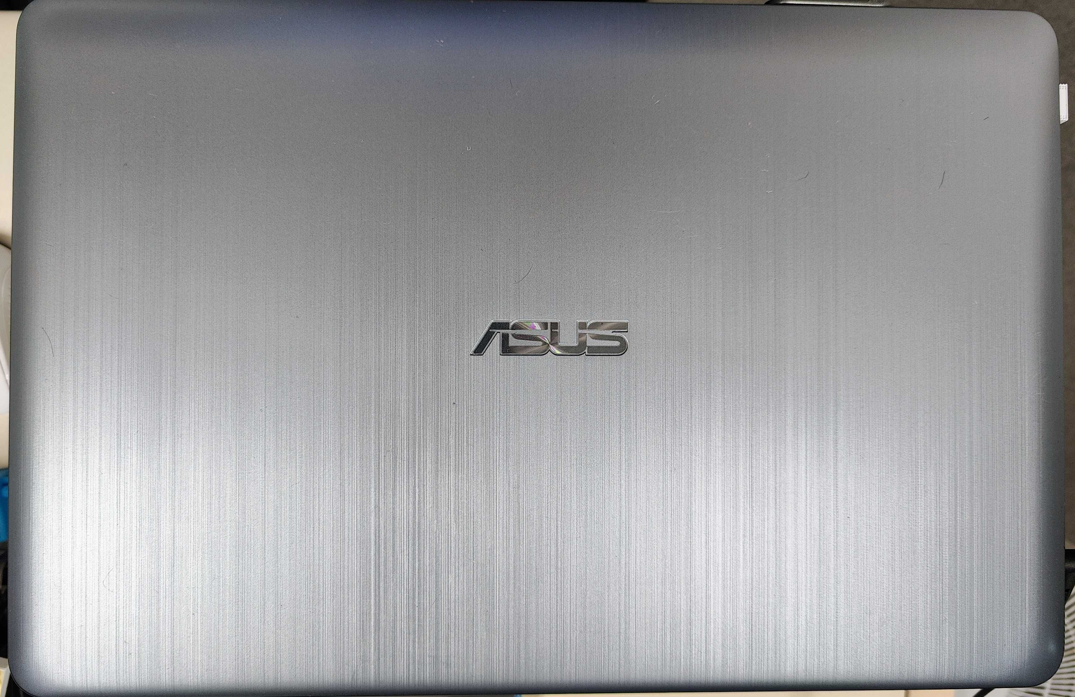 Portátil ASUS F540Y