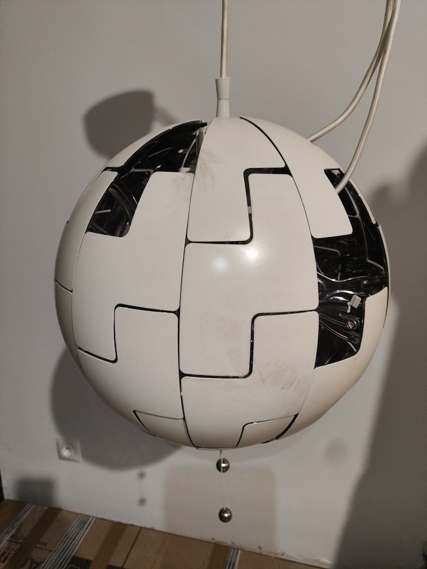 Lampa wisząca IKEA PS 2014 – biało-srebrna, designerska