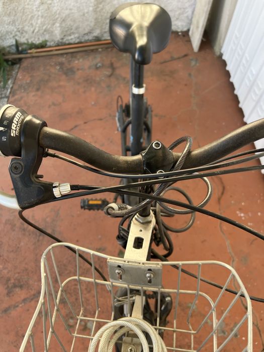 Bicicleta preta cidade