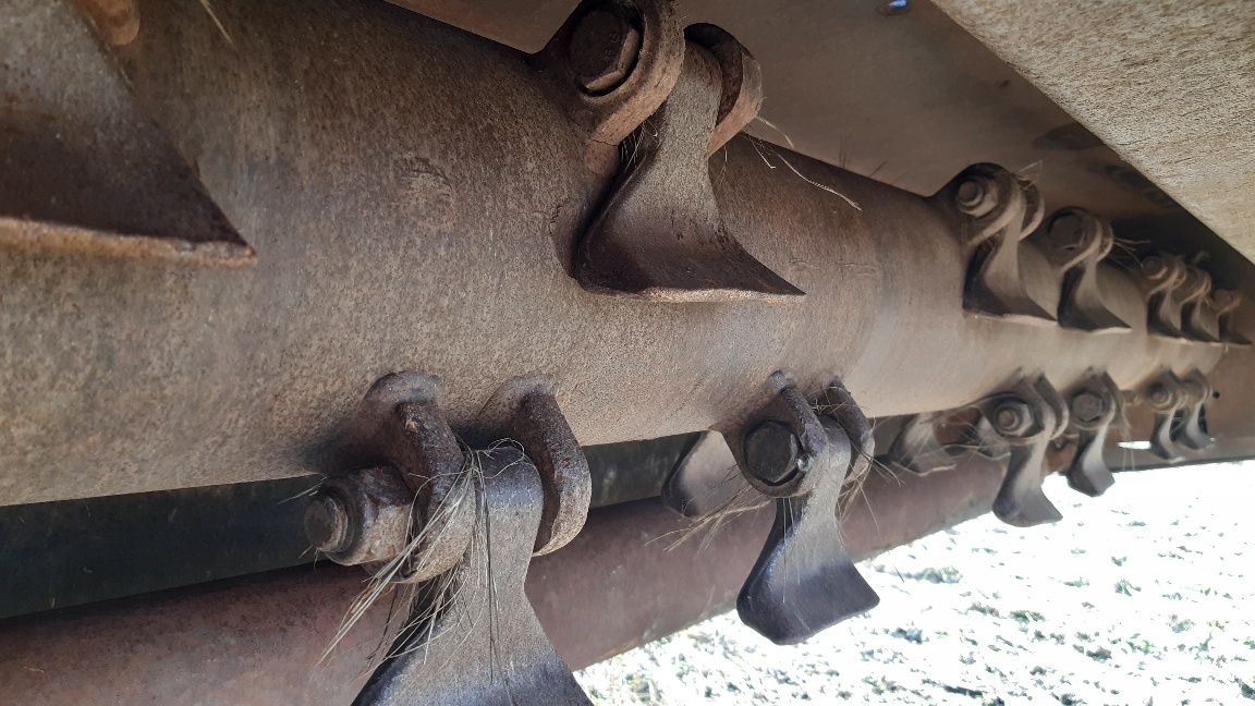 Mulczer kosiarka bijakowa desvoys 2.40 kuhn muthing kverneland maschio